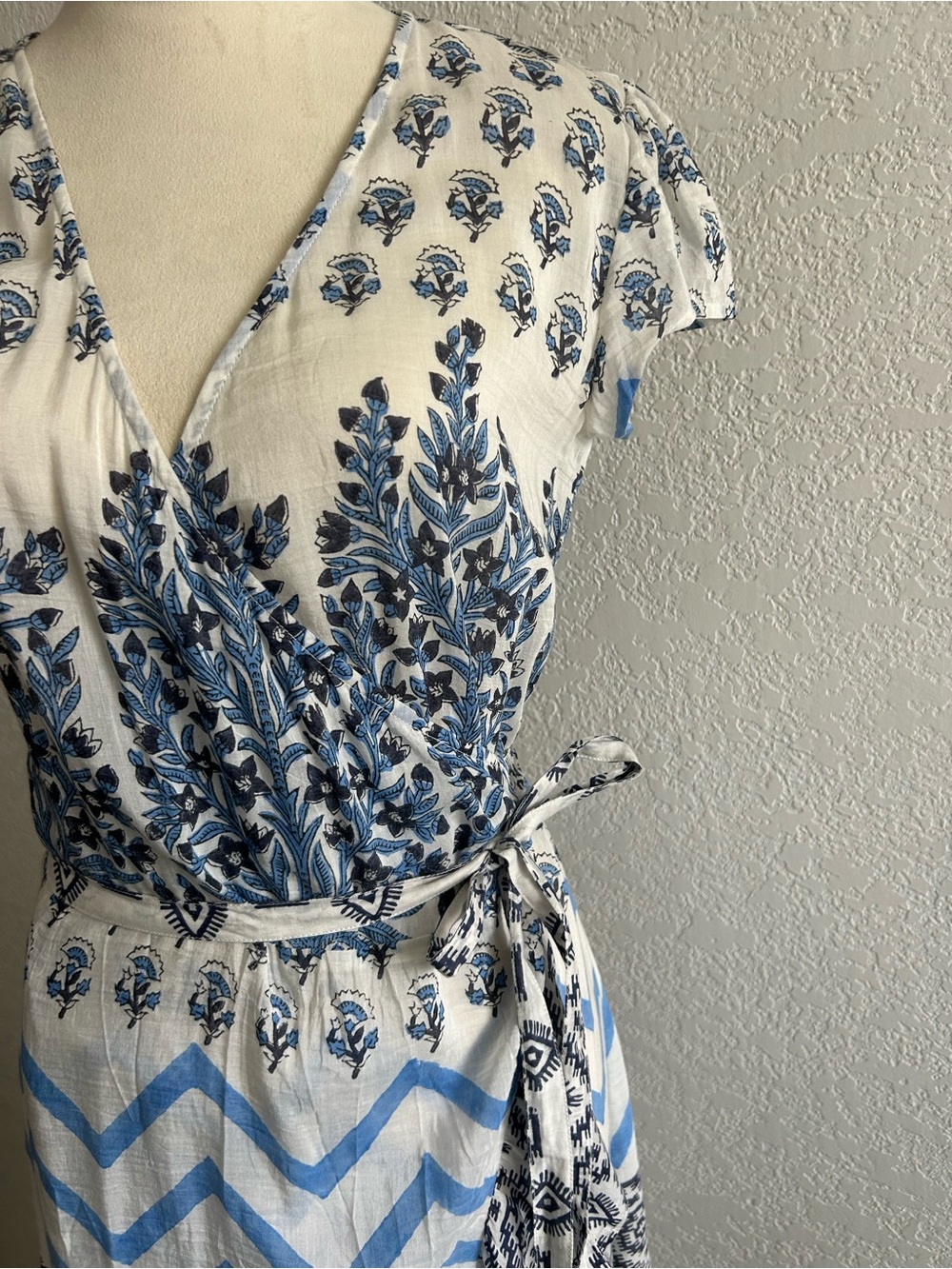 Bell by Alicia Bell Blue White Cotton Silk Boho Floral Print Front Wrap Dress - Picture 3 of 8